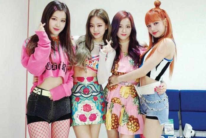 ST_20170626_BLACKPINK_3231687-696x465.jpg